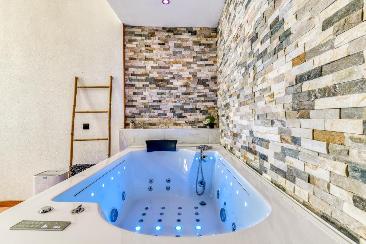Parenthese Occitane -Wifi - Balneo- Parking Gratuit - Netflix Apartment Carcassonne Ngoại thất bức ảnh
