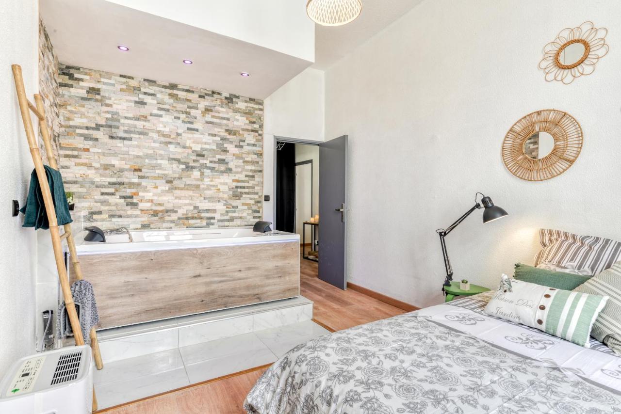 Parenthese Occitane -Wifi - Balneo- Parking Gratuit - Netflix Apartment Carcassonne Ngoại thất bức ảnh